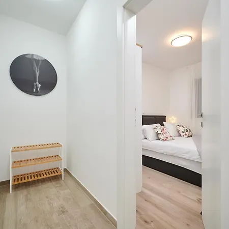 Zen Apartment *