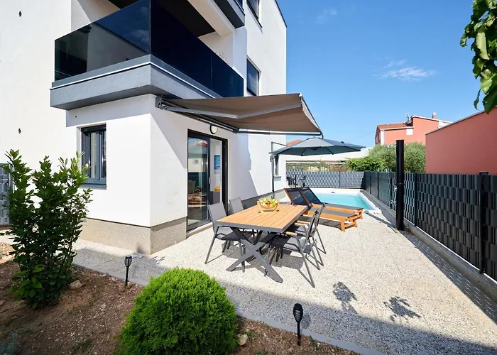 Zen - Private Pool * トロギール